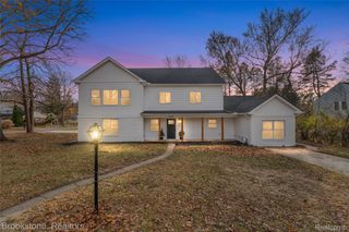 7369 Sweetbriar, West Bloomfield Charter Township, MI 48324