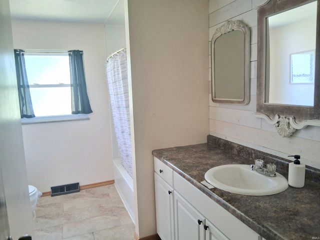 9161 N Raider Road, Middletown, IN 47356