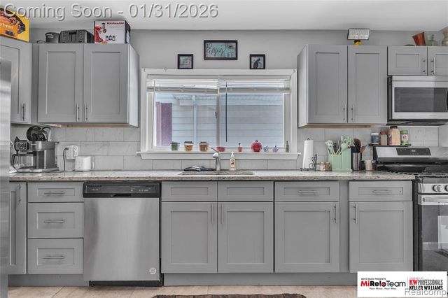 20019 Macarthur Street, Redford, MI 48240