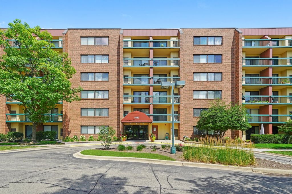 1800 Huntington Boulevard 208, Hoffman Estates, IL 60169