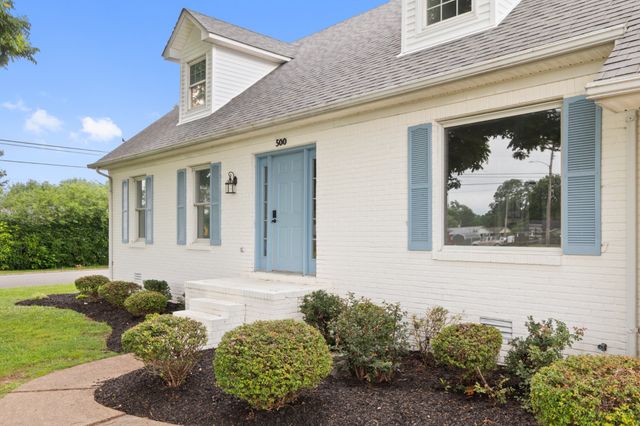 500 8th St, Lawrenceburg, TN 38464