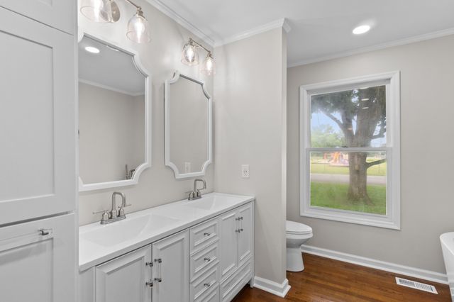 500 8th St, Lawrenceburg, TN 38464