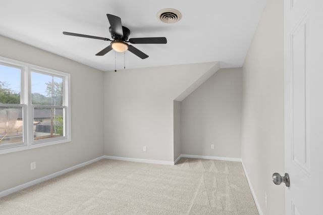 500 8th St, Lawrenceburg, TN 38464