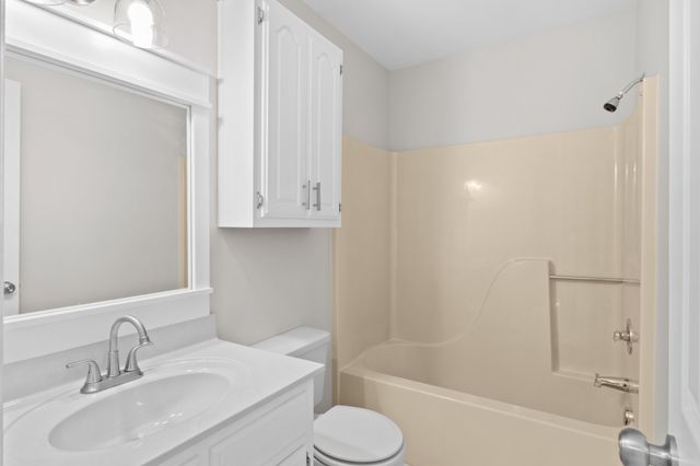 500 8th St, Lawrenceburg, TN 38464