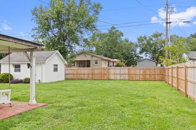 500 8th St, Lawrenceburg, TN 38464
