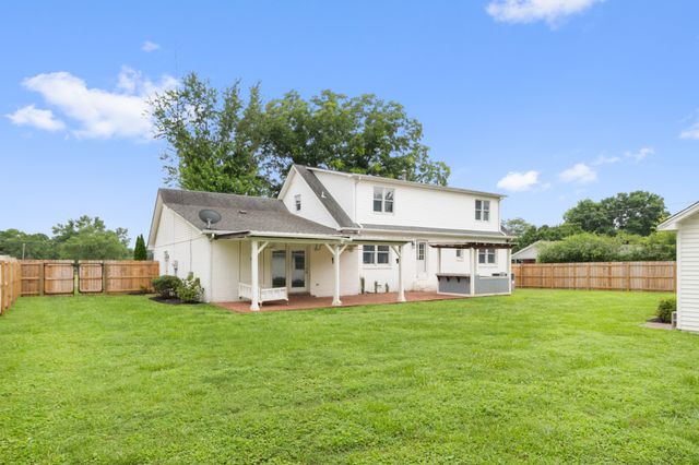500 8th St, Lawrenceburg, TN 38464
