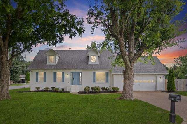 500 8th St, Lawrenceburg, TN 38464