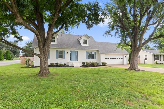 500 8th St, Lawrenceburg, TN 38464