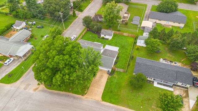 500 8th St, Lawrenceburg, TN 38464