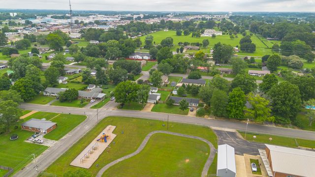500 8th St, Lawrenceburg, TN 38464