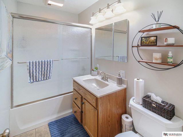 7030 Orchard Street, Lincoln, NE 68505