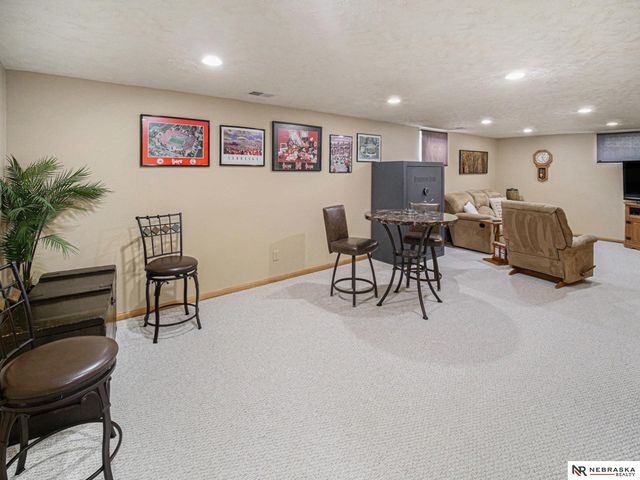 7030 Orchard Street, Lincoln, NE 68505