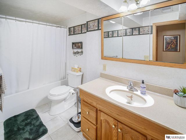 7030 Orchard Street, Lincoln, NE 68505