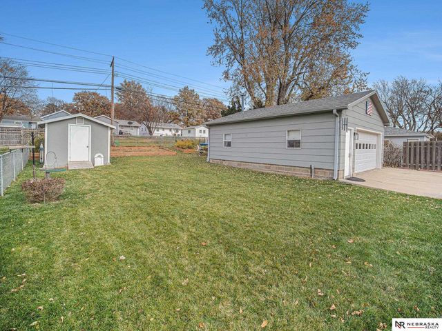7030 Orchard Street, Lincoln, NE 68505