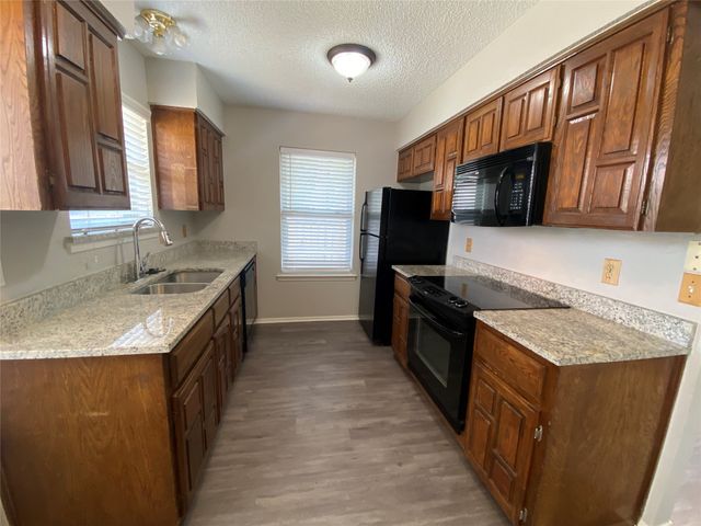 9842 Camfield Avenue, Frisco, TX 75033