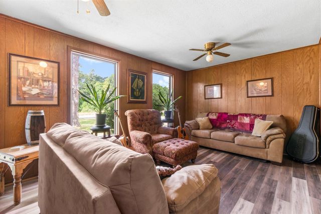 1809 S Houston Avenue, Livingston, TX 77351