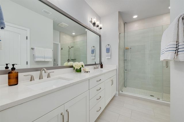 835 BURLINGTON AVENUE N, St Petersburg, FL 33701