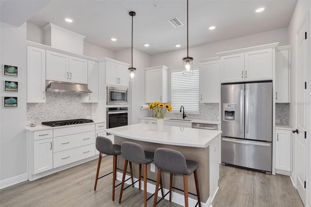 835 BURLINGTON AVENUE N, St Petersburg, FL 33701