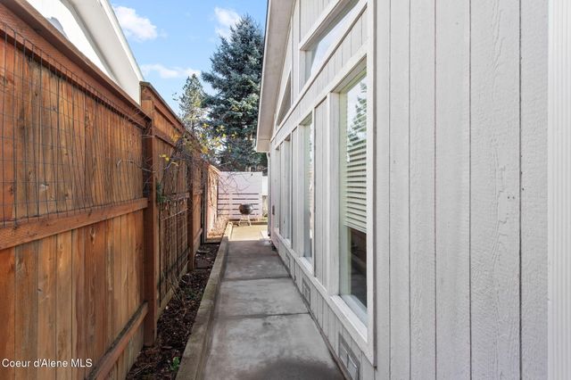 2812 N FRANCIS ST, Coeur D'alene, ID 83814