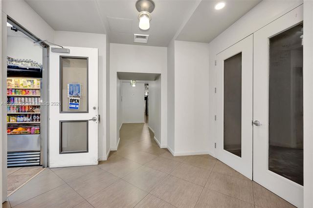 1900 N BAYSHORE DR, Miami, FL 33132