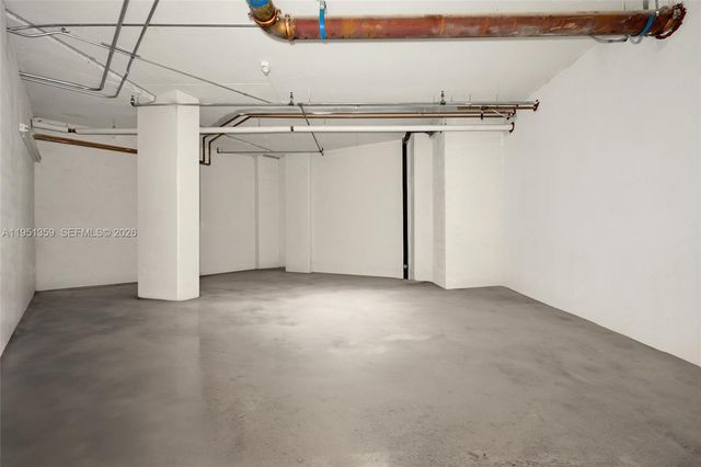 1900 N BAYSHORE DR, Miami, FL 33132