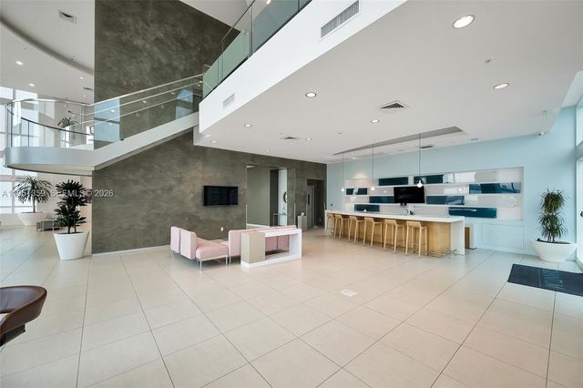 1900 N BAYSHORE DR, Miami, FL 33132