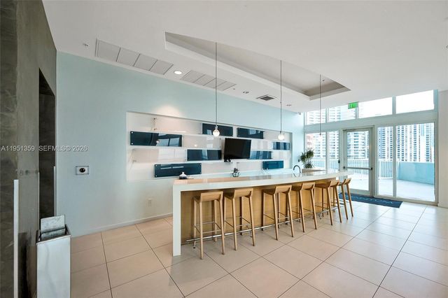 1900 N BAYSHORE DR, Miami, FL 33132