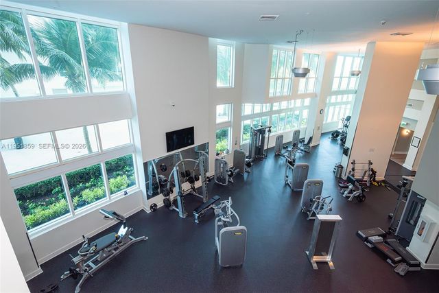 1900 N BAYSHORE DR, Miami, FL 33132