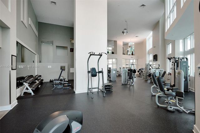 1900 N BAYSHORE DR, Miami, FL 33132