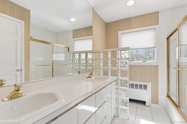 2064 Oliver Way, Merrick, NY 11566