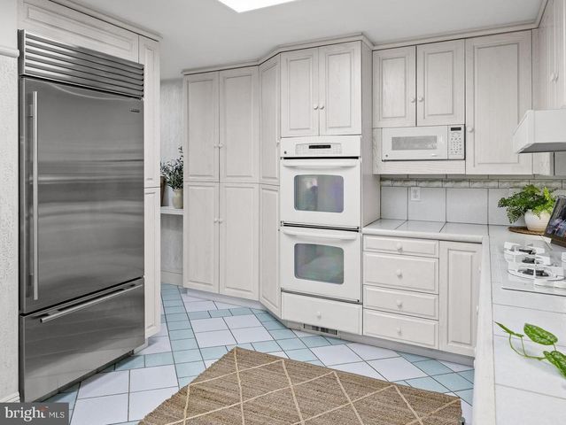 465 WINDROW CLUSTERS DR, Moorestown, NJ 08057