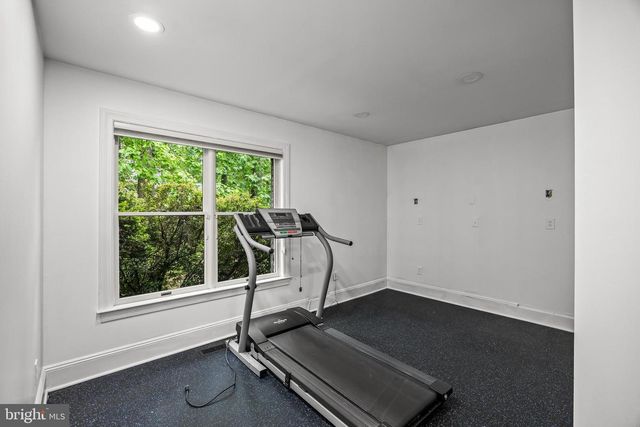 465 WINDROW CLUSTERS DR, Moorestown, NJ 08057