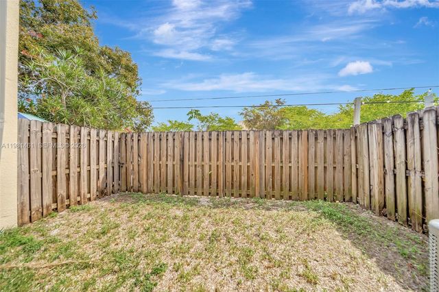 8769 SW 137th Ave, Miami, FL 33183