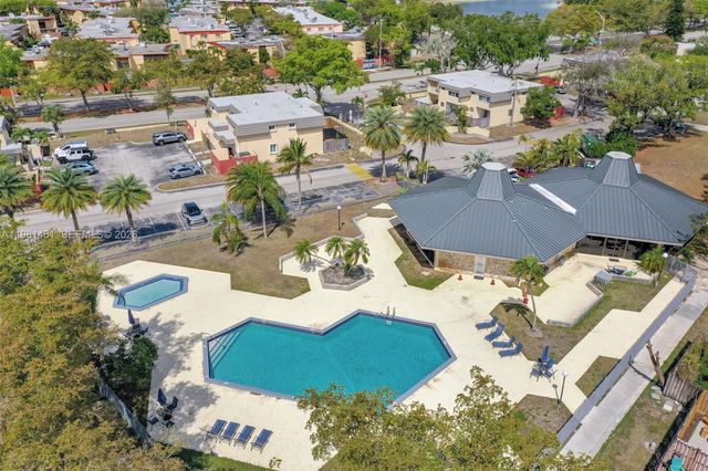 8769 SW 137th Ave, Miami, FL 33183