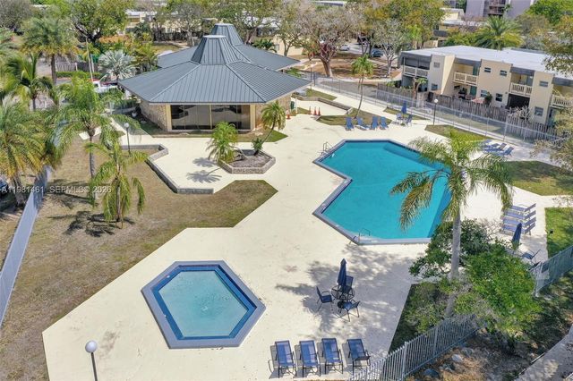 8769 SW 137th Ave, Miami, FL 33183