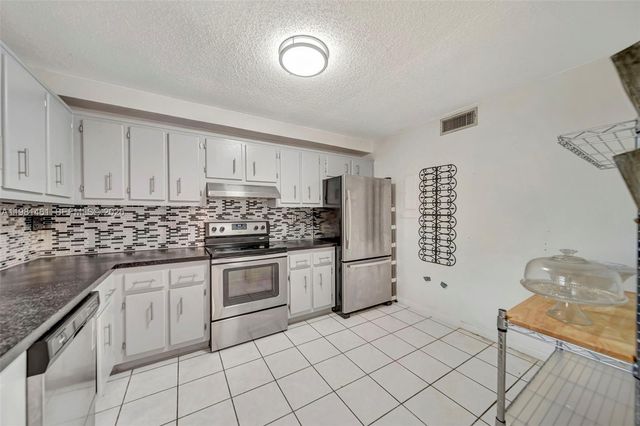 8769 SW 137th Ave, Miami, FL 33183