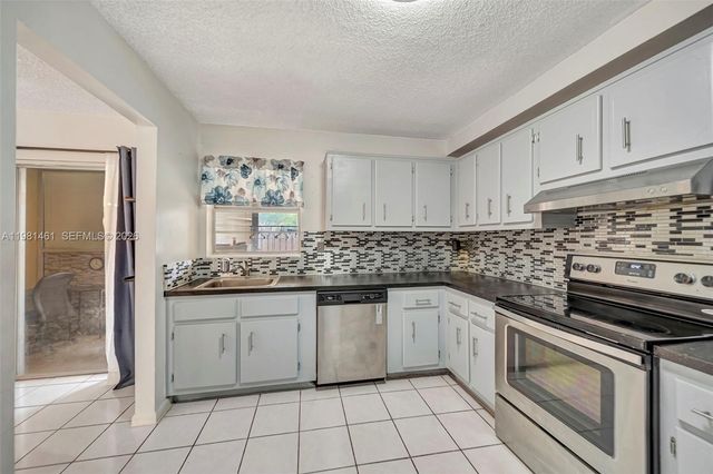 8769 SW 137th Ave, Miami, FL 33183