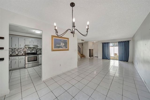 8769 SW 137th Ave, Miami, FL 33183