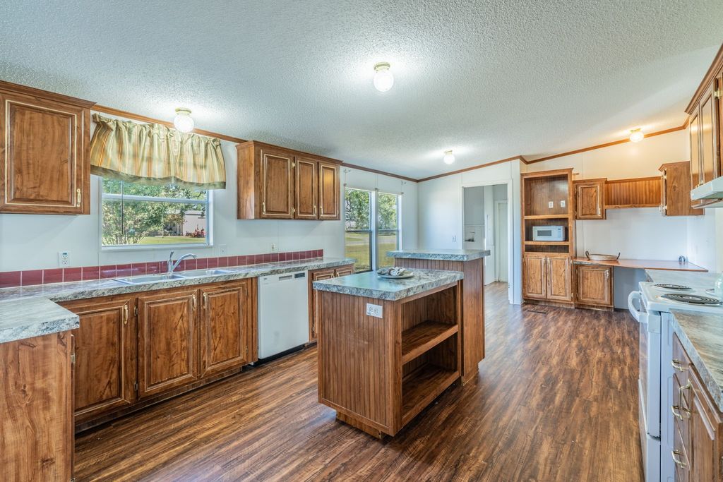 104 Hill Top Court, Springtown, TX 76082 — photo 4
