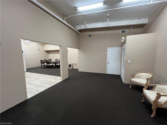 12155 Metro PKWY # 4, Fort Myers, FL 33966