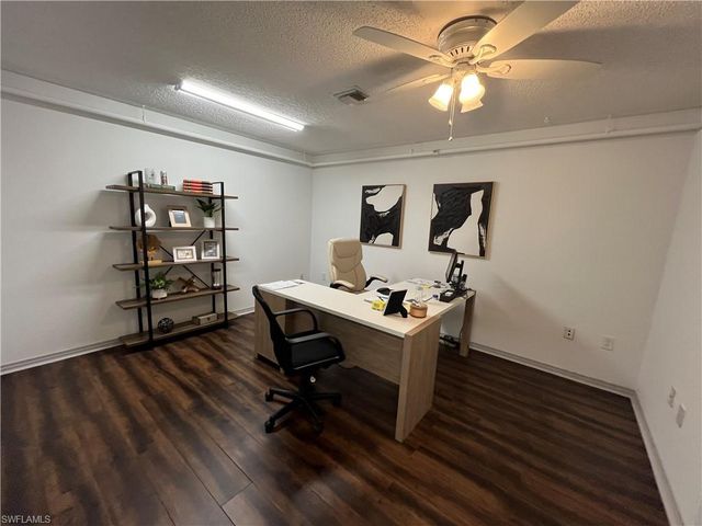 12155 Metro PKWY # 4, Fort Myers, FL 33966