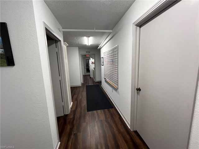 12155 Metro PKWY # 4, Fort Myers, FL 33966