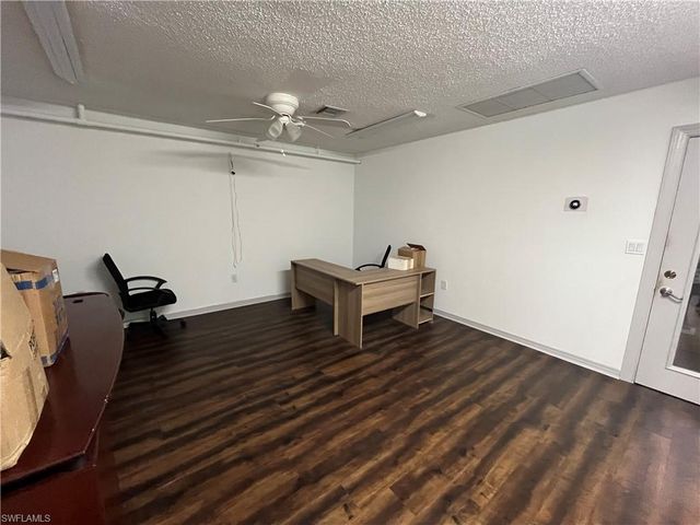 12155 Metro PKWY # 4, Fort Myers, FL 33966