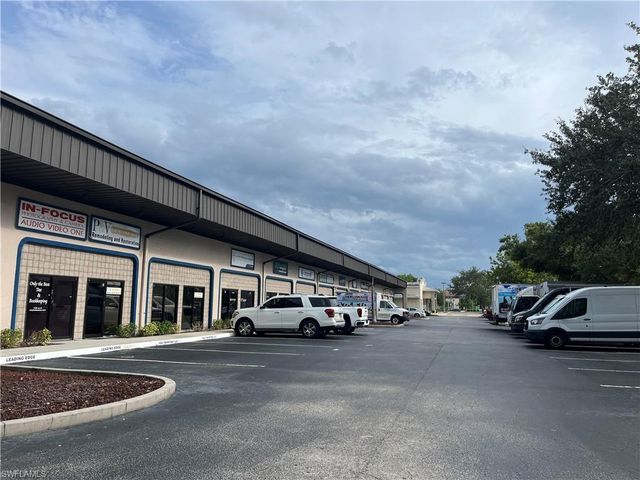 12155 Metro PKWY # 4, Fort Myers, FL 33966