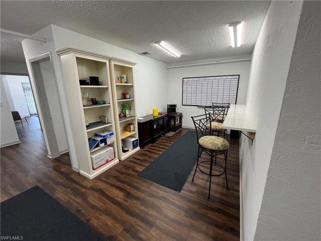 12155 Metro PKWY # 4, Fort Myers, FL 33966