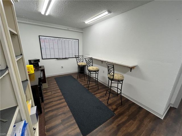 12155 Metro PKWY # 4, Fort Myers, FL 33966