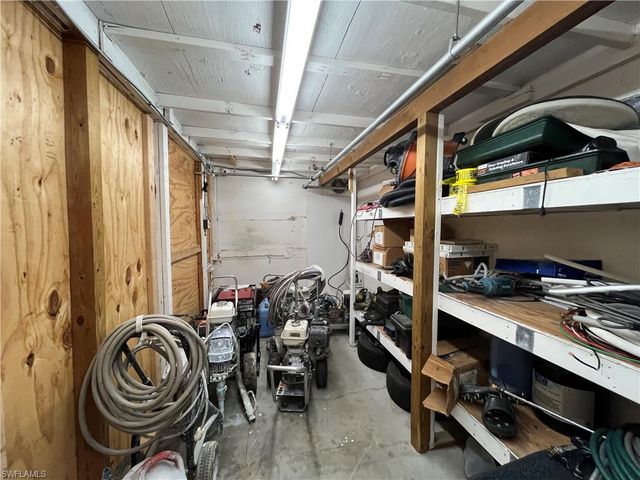 12155 Metro PKWY # 4, Fort Myers, FL 33966