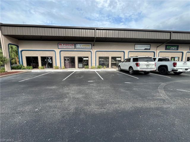 12155 Metro PKWY # 4, Fort Myers, FL 33966