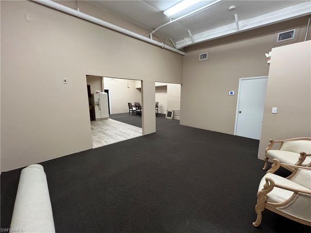 12155 Metro PKWY # 4, Fort Myers, FL 33966