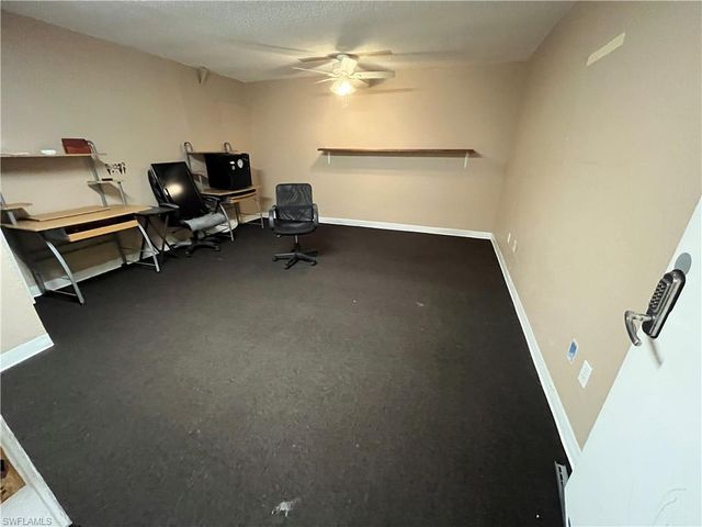 12155 Metro PKWY # 4, Fort Myers, FL 33966